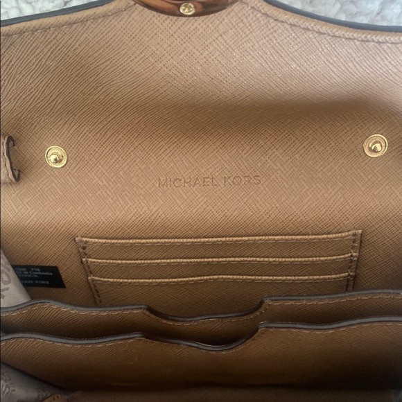 Michael Kors Taupe Leather Wallet with Gold Logo - Picture 5 of 9